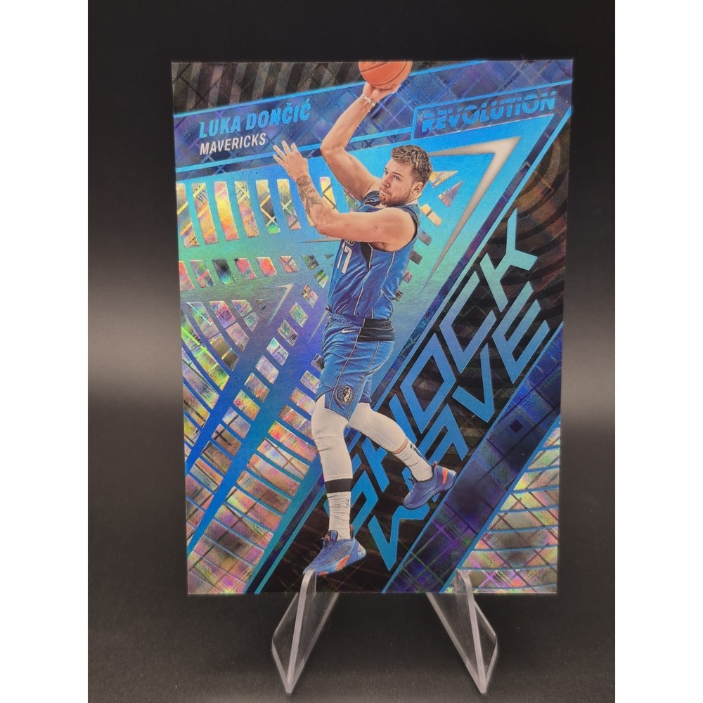 2022-23 Panini Revolution Luka Dončić #3 ‎ Shockwave Cosmic Blue /99 Mavs Lakers